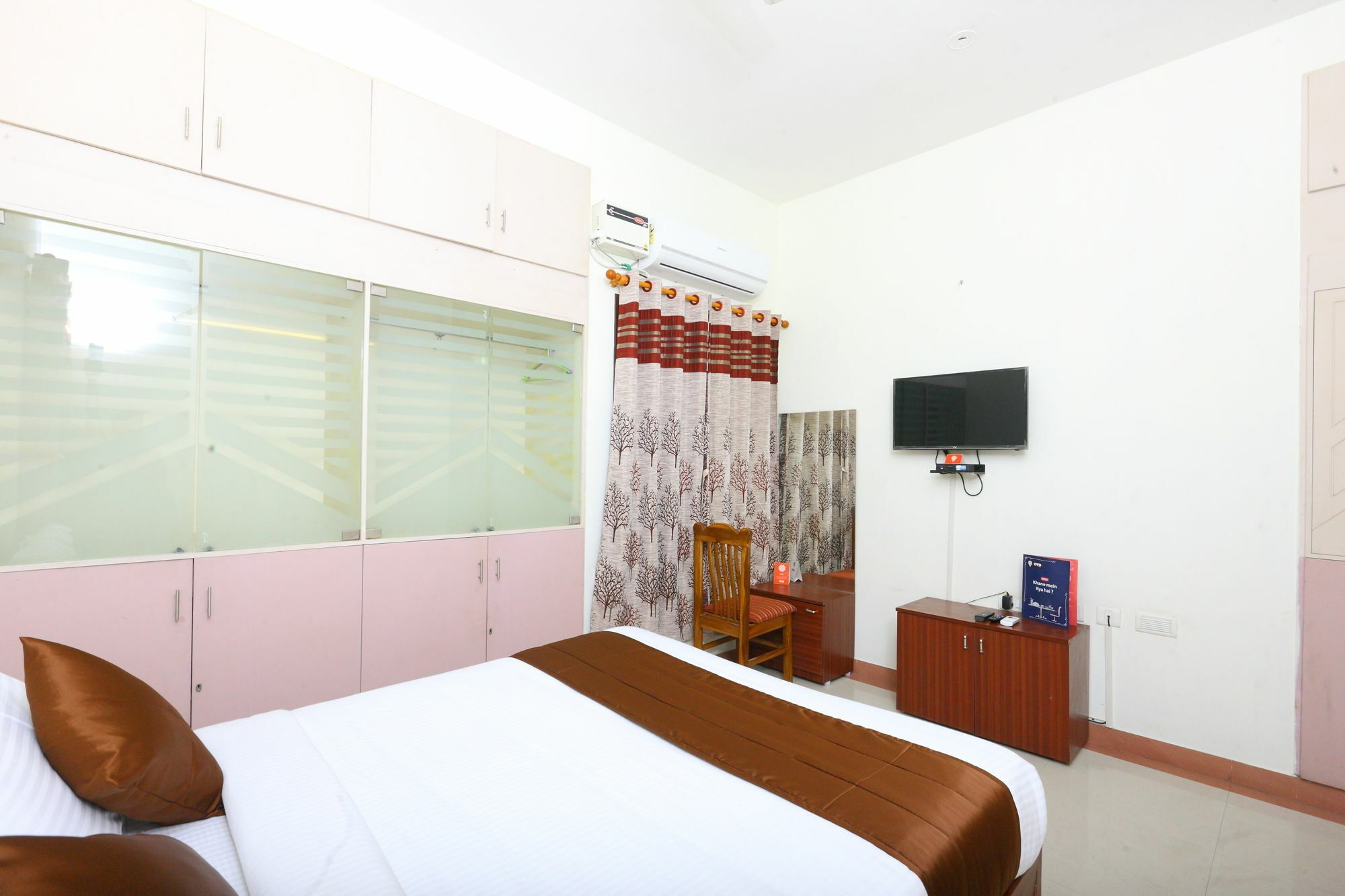 Hotel Oyo 10545 Sorgam Serviced 3*