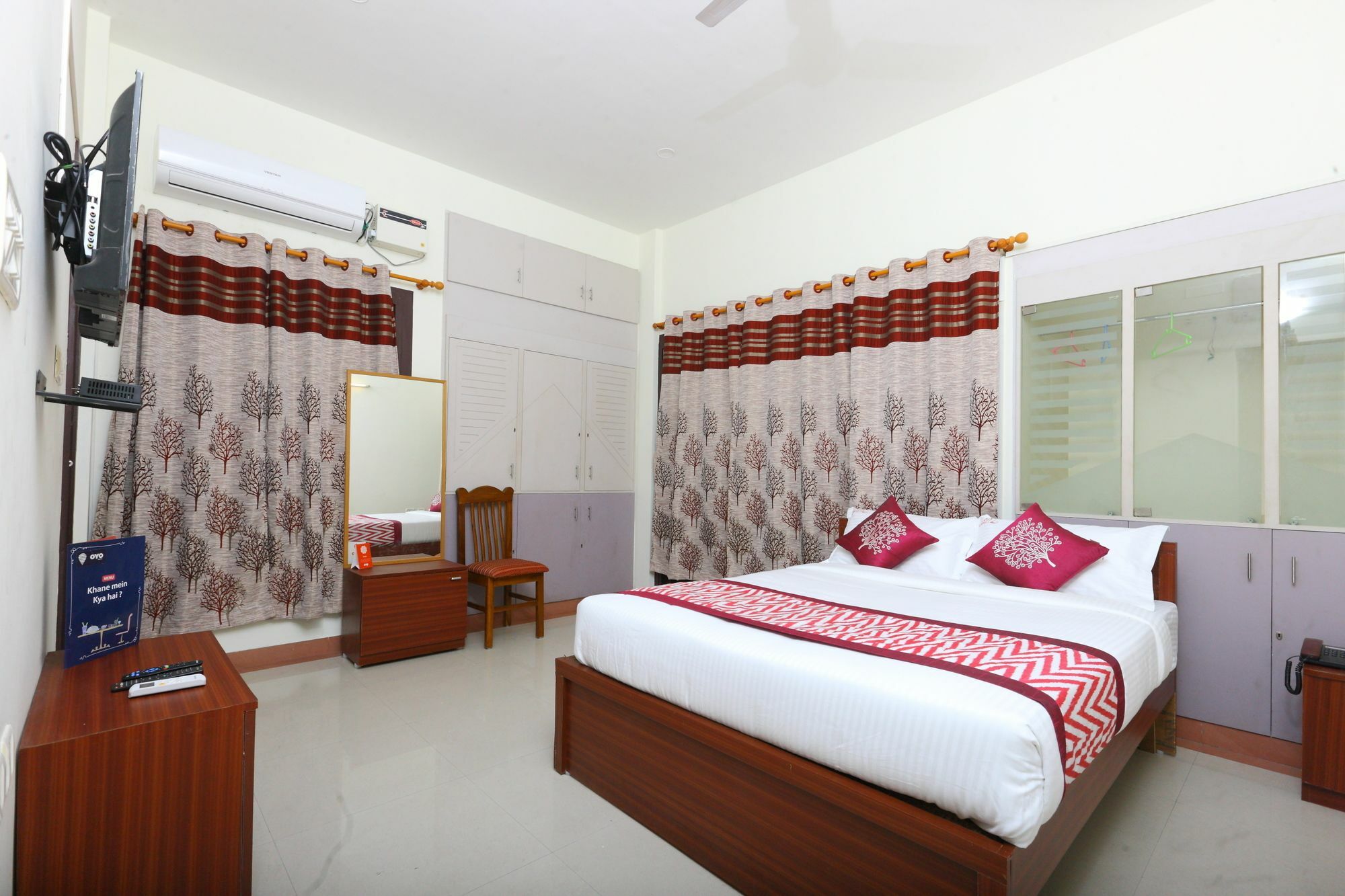 Hotel Oyo 10545 Sorgam Serviced 3*