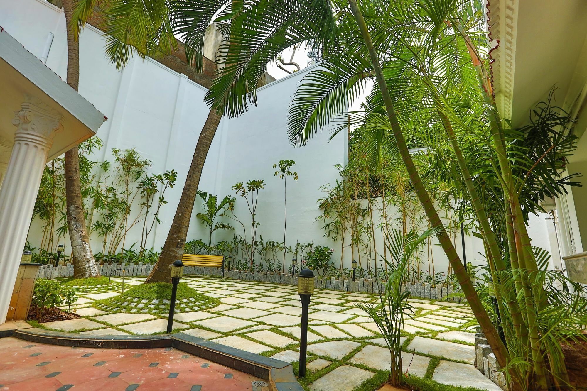 Hotel Avenue 11 Boutique Residences, Poes Garden 3*