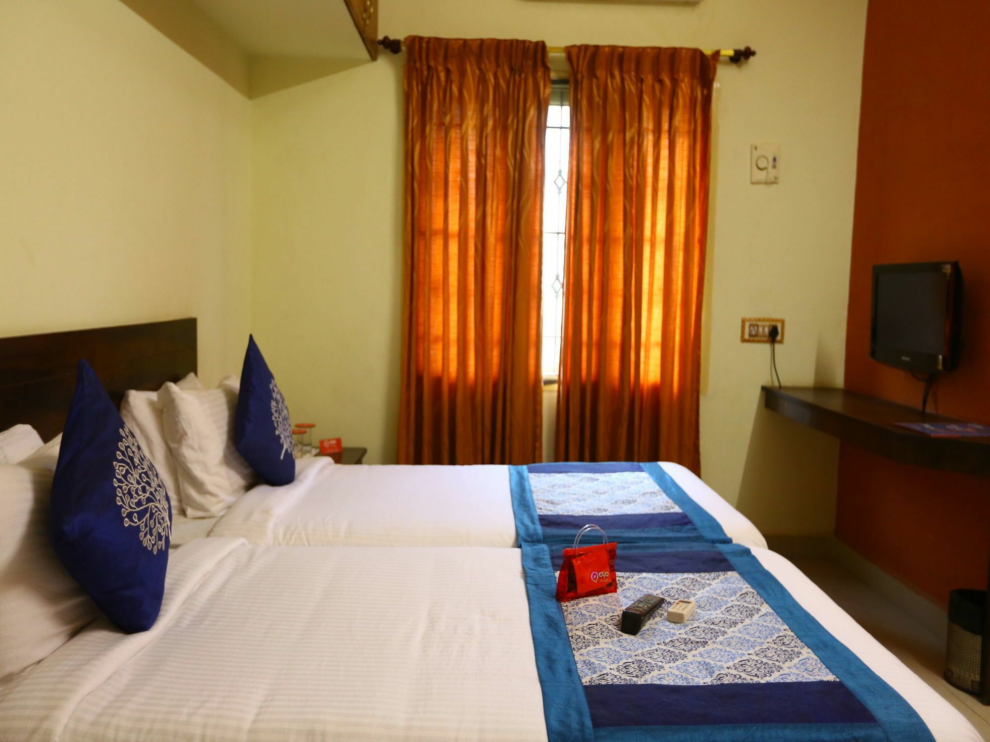 Hotel Fabexpress Nestlay Omr