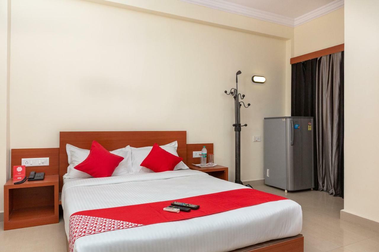 Oyo 22105 Half Moon 2* Chennai