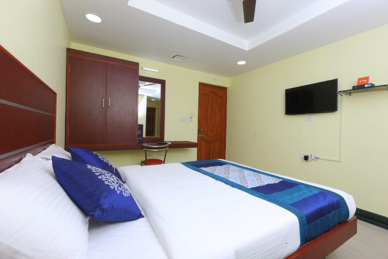 Sri Sai Nivas Hotel