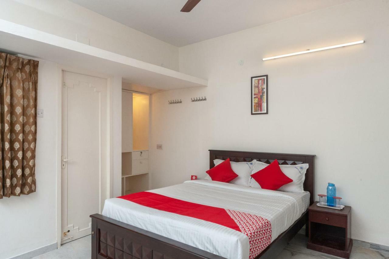 Oyo 24168 Amrita Hotel 3*