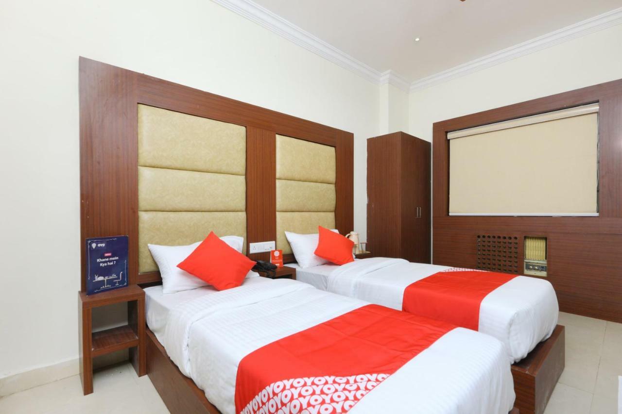 Oyo 13230 Ark Residency Hotel 3*