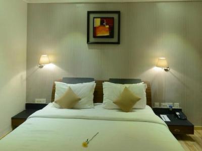 Royal Regency Lifotel By Crossway Hotel 3*
