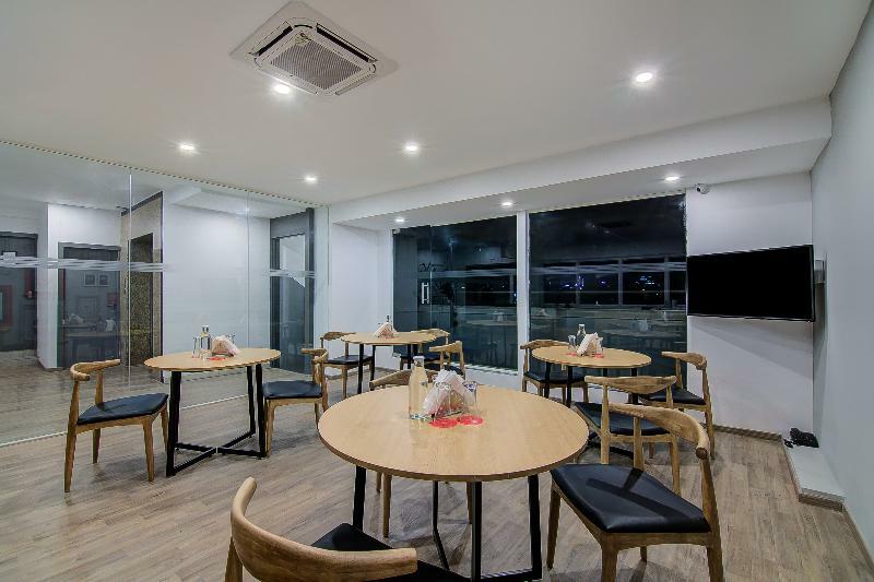 Oyo Townhouse 42 Urvashi Theatre Hotel Chennai