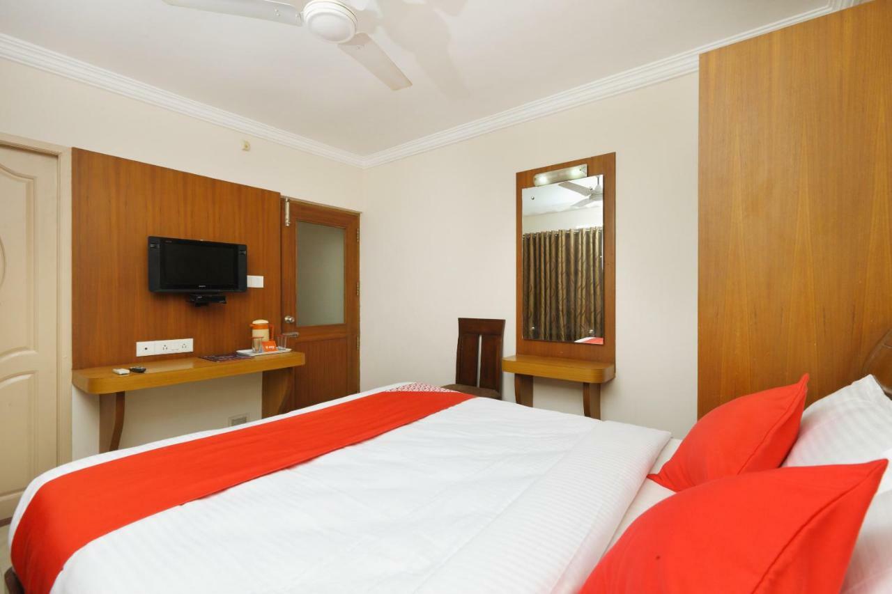 Oyo 15963 Manor Hotel Chennai