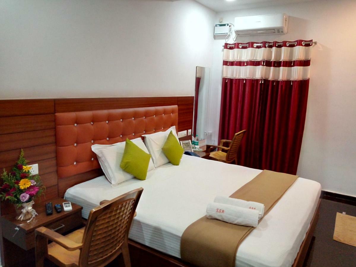 Medavakkam Sri Sai Residency 2*