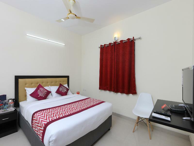 Oyo 13917 Daniel's Silver Oak Serviced Hotel