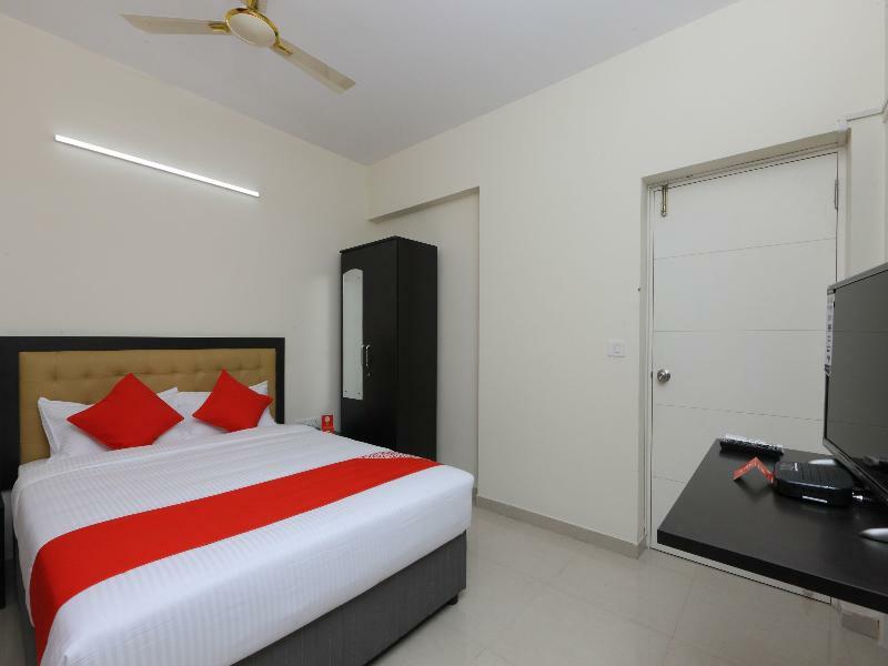 Hotel Oyo 13917 Daniel's Silver Oak Serviced