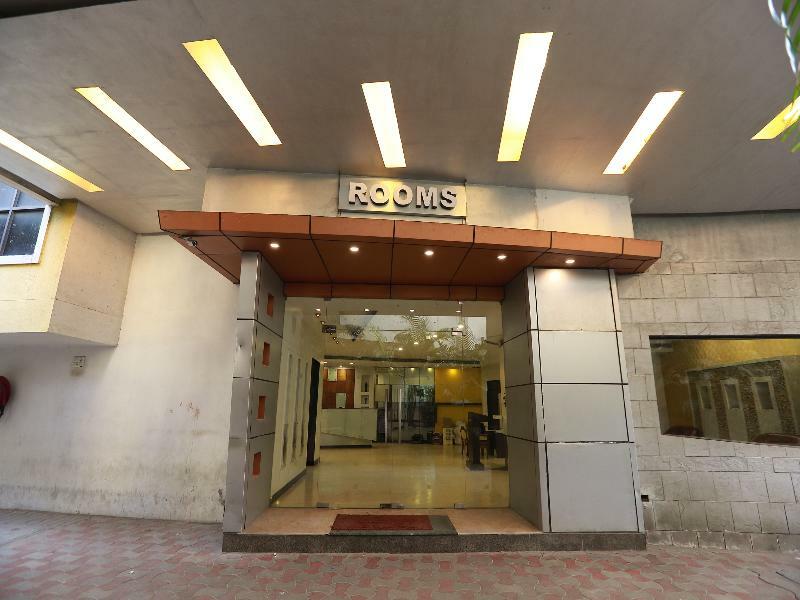 Oyo 15675 Nachiappa Park Hotel 3*