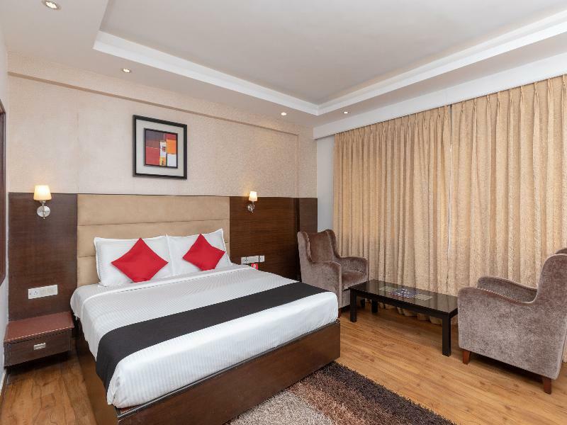 Royal Regency Lifotel By Crossway Hotel
