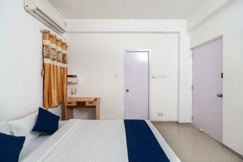 Hotel Silverkey Executive Stays 26881 Srm University 3*