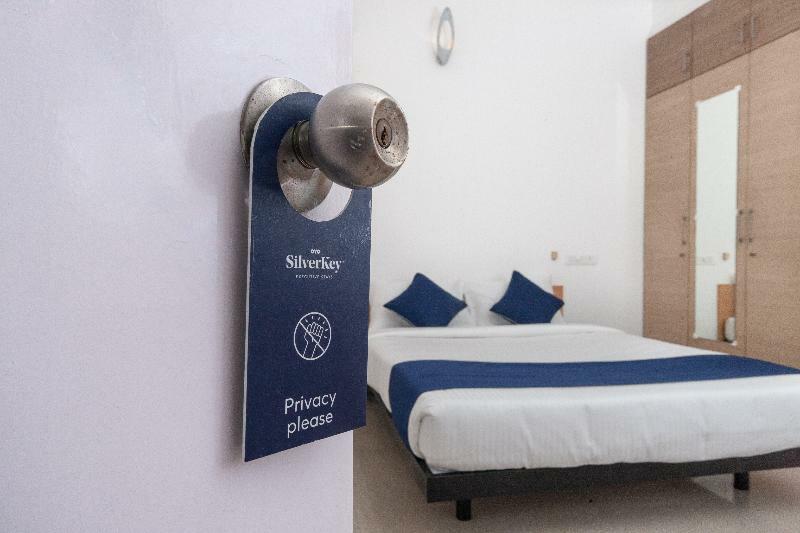 Hotel Silverkey Executive Stays 26881 Srm University Chennai