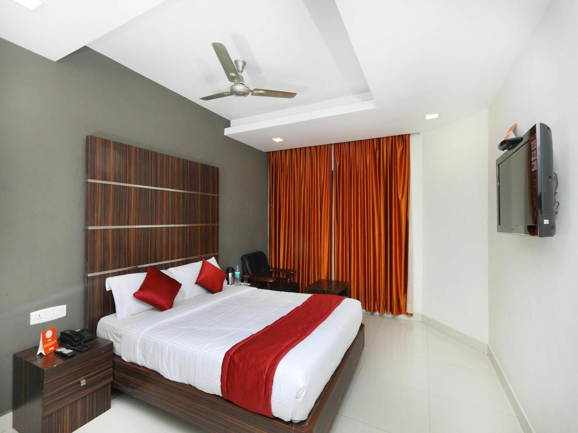 Oyo 15675 Nachiappa Park Hotel 3*