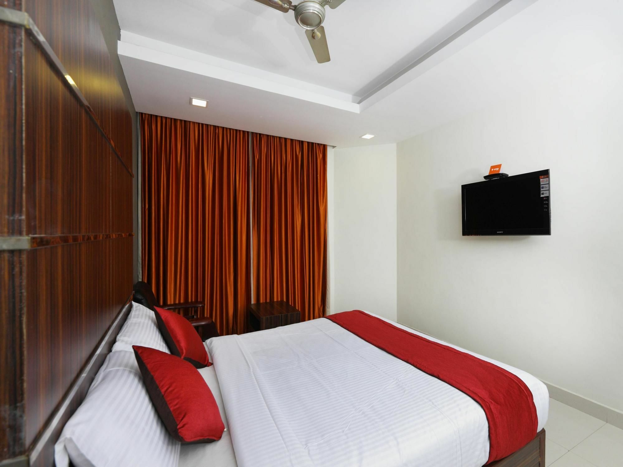 Oyo 15675 Nachiappa Park Hotel 3*