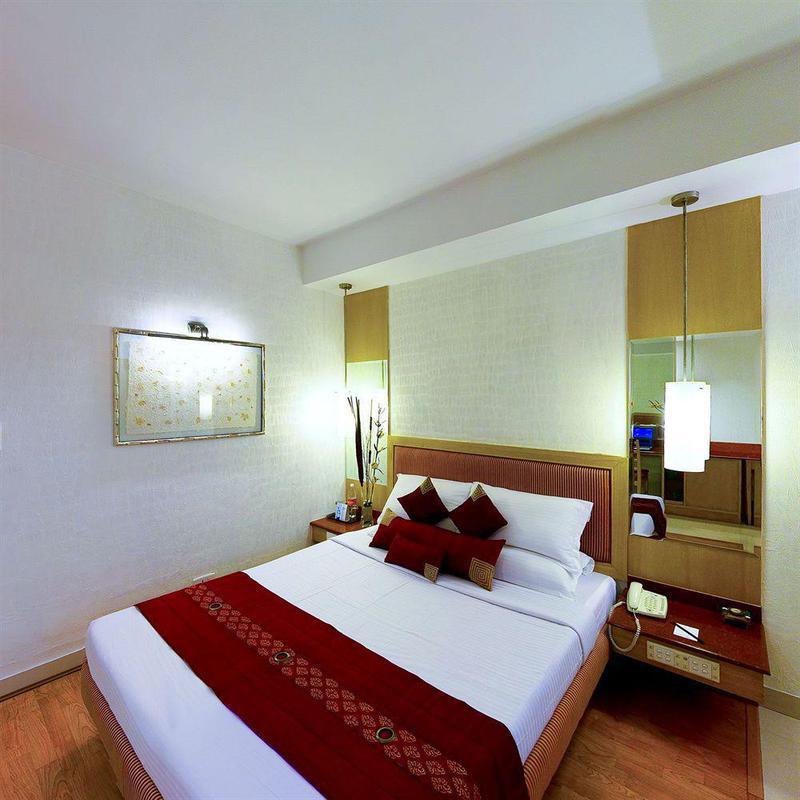 Savera 4*
