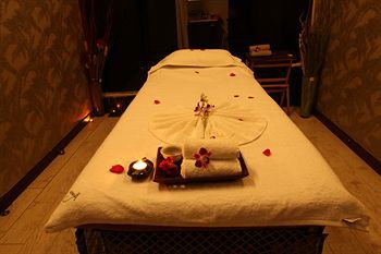 Hotel Le Waterina & Chennai