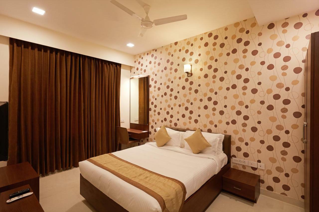 Kamar Residences And Banquets Acomodação com café da manhã  Chennai