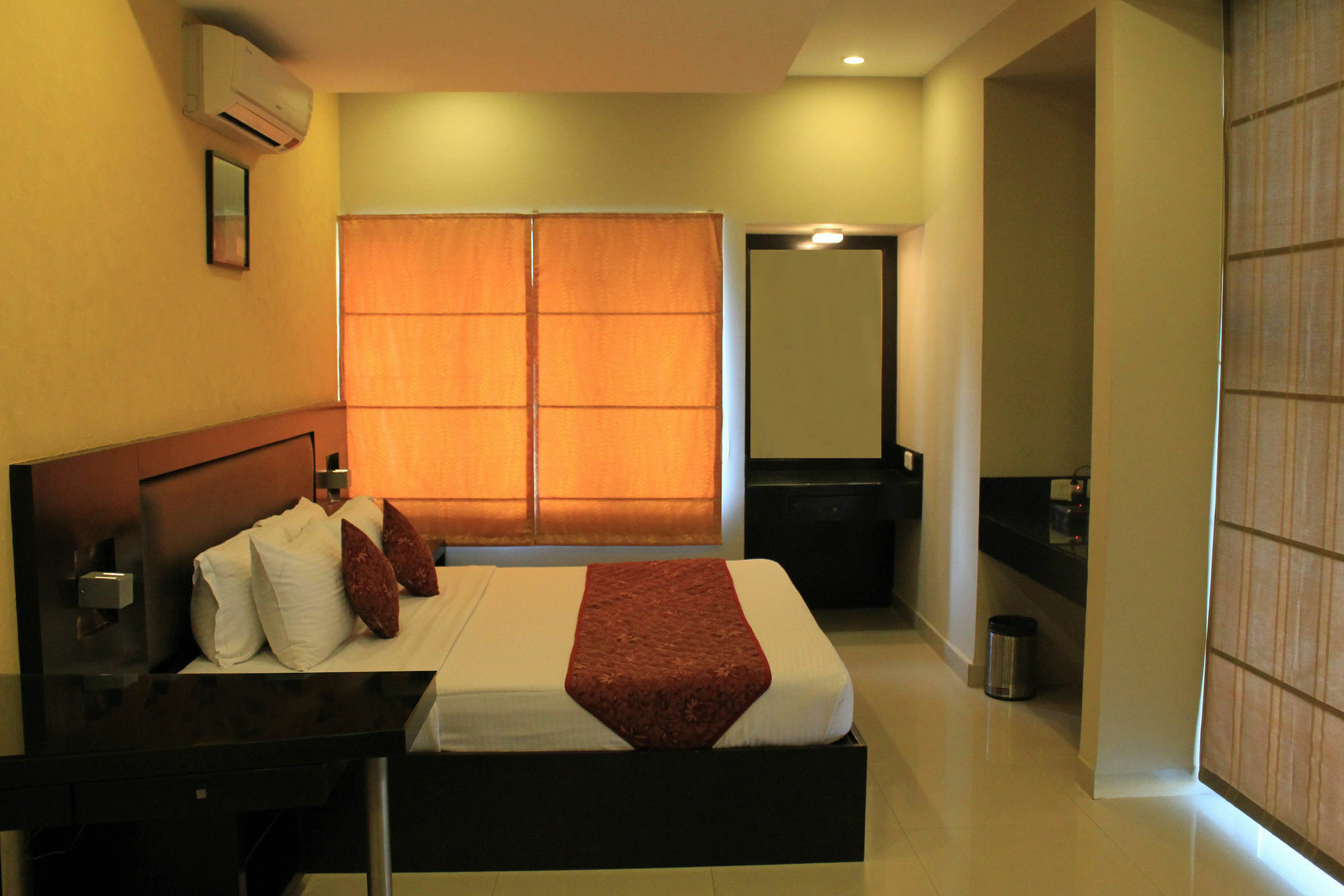 Hotel Fabhotel Santhome Mylapore