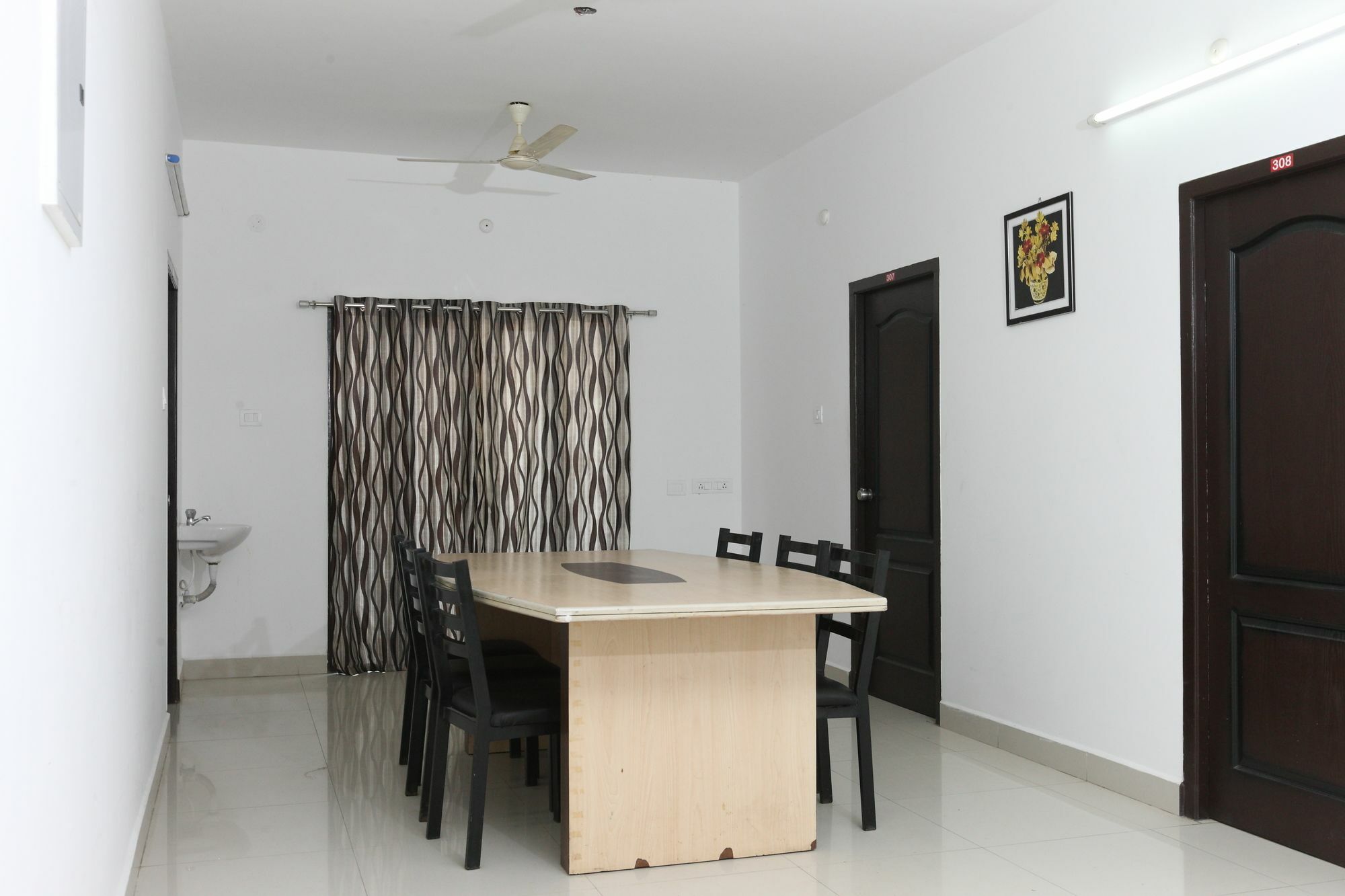 Hotel O The Mangrove Wood Residency