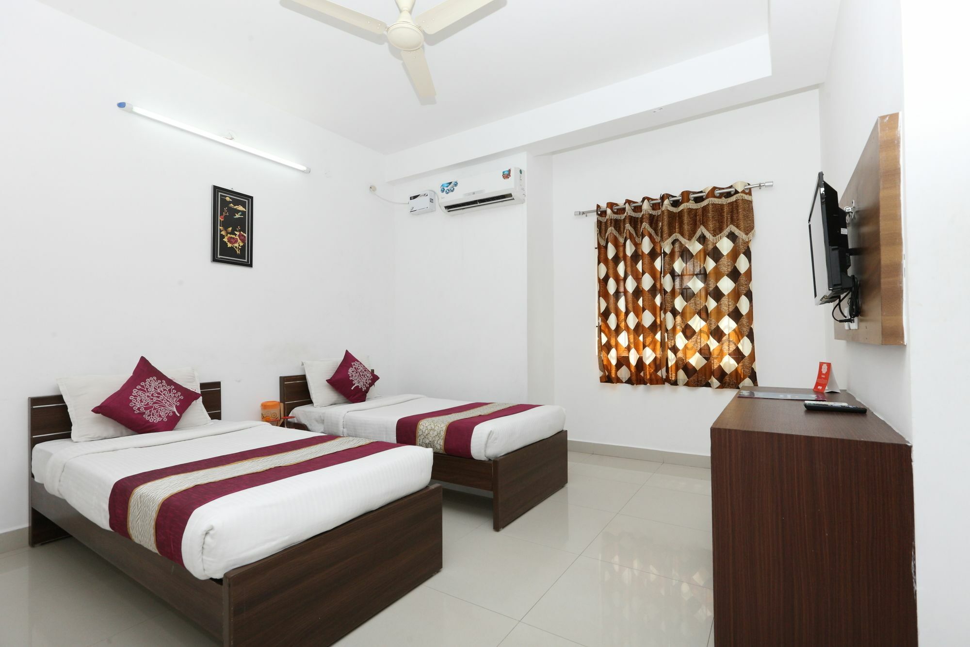 Hotel O The Mangrove Wood Residency Hotel Chennai