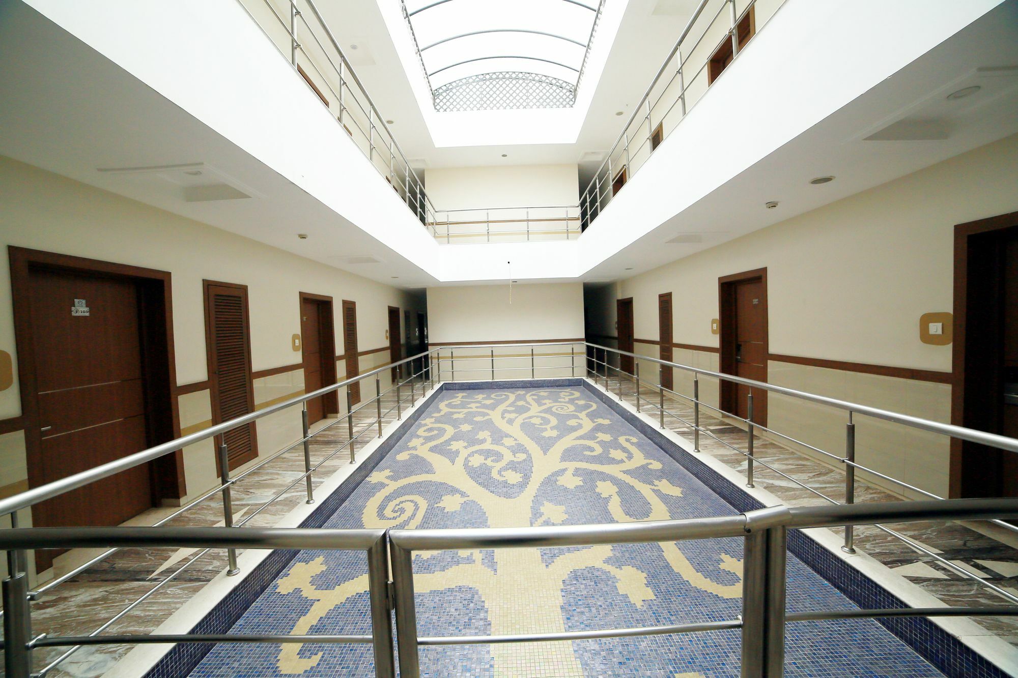 Gate Way Lodge *