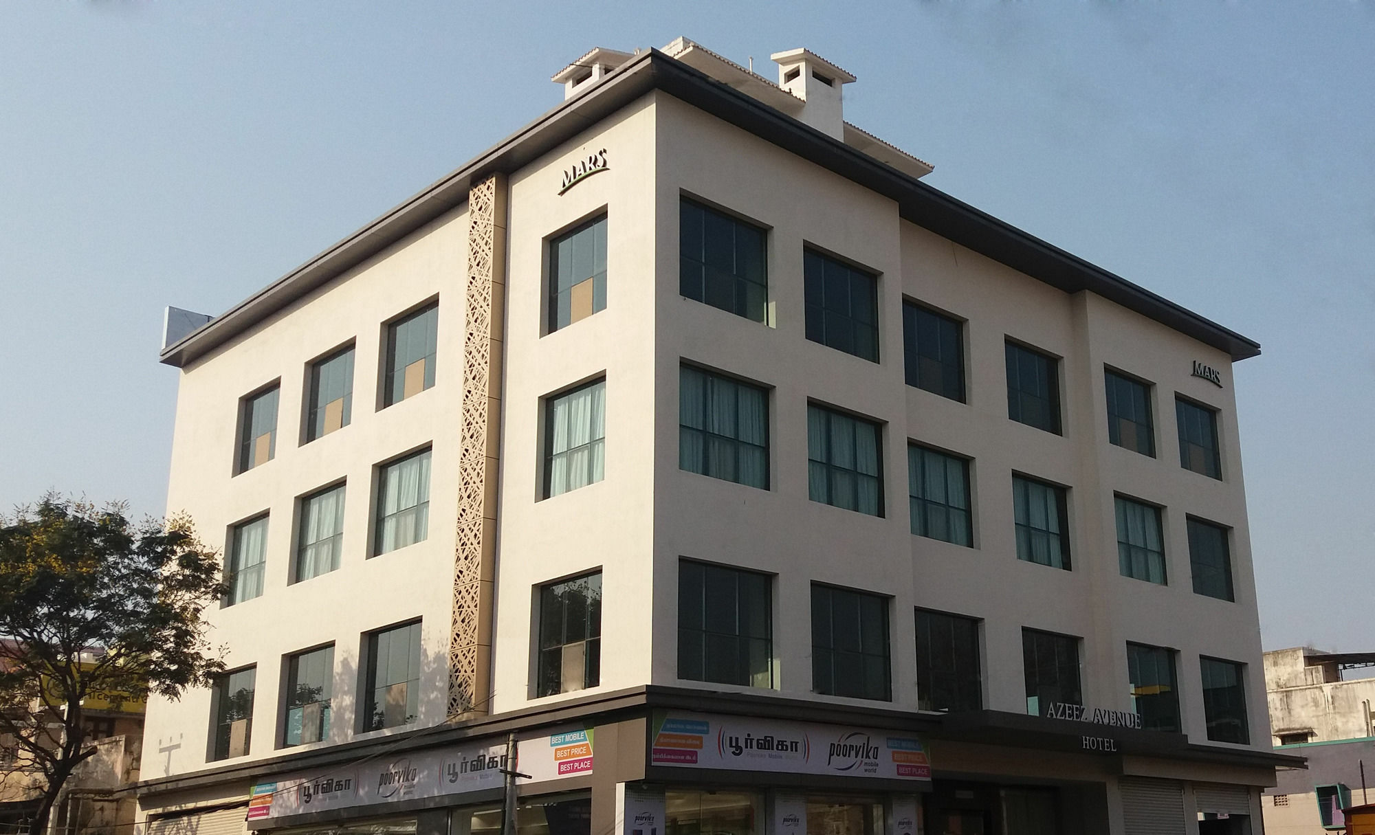 Avenue Hotel