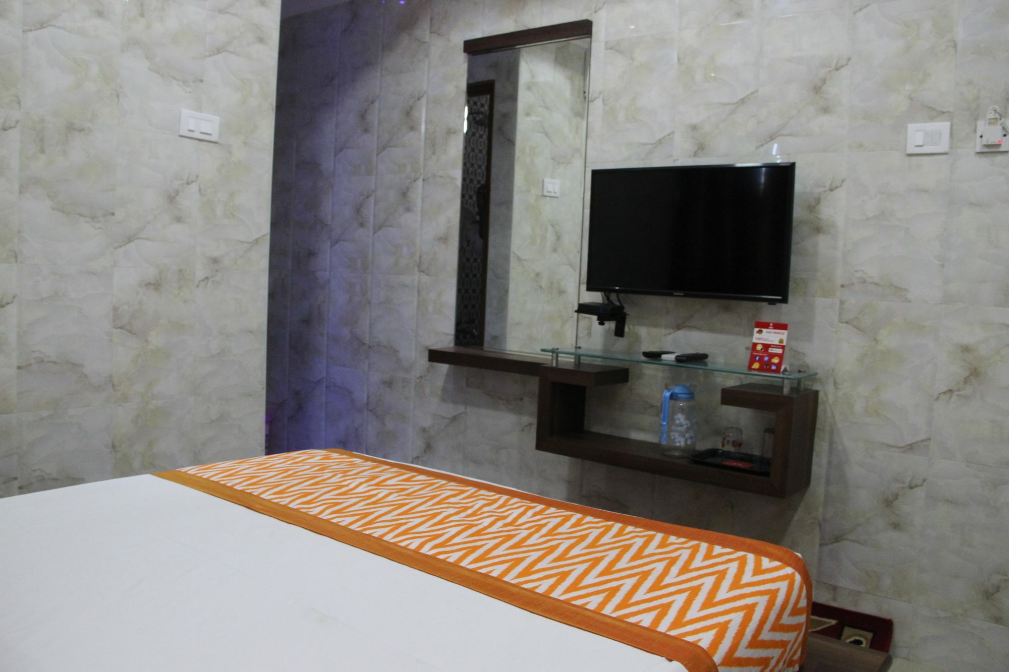 Oyo 4593 The Park Royal Hotel Chennai