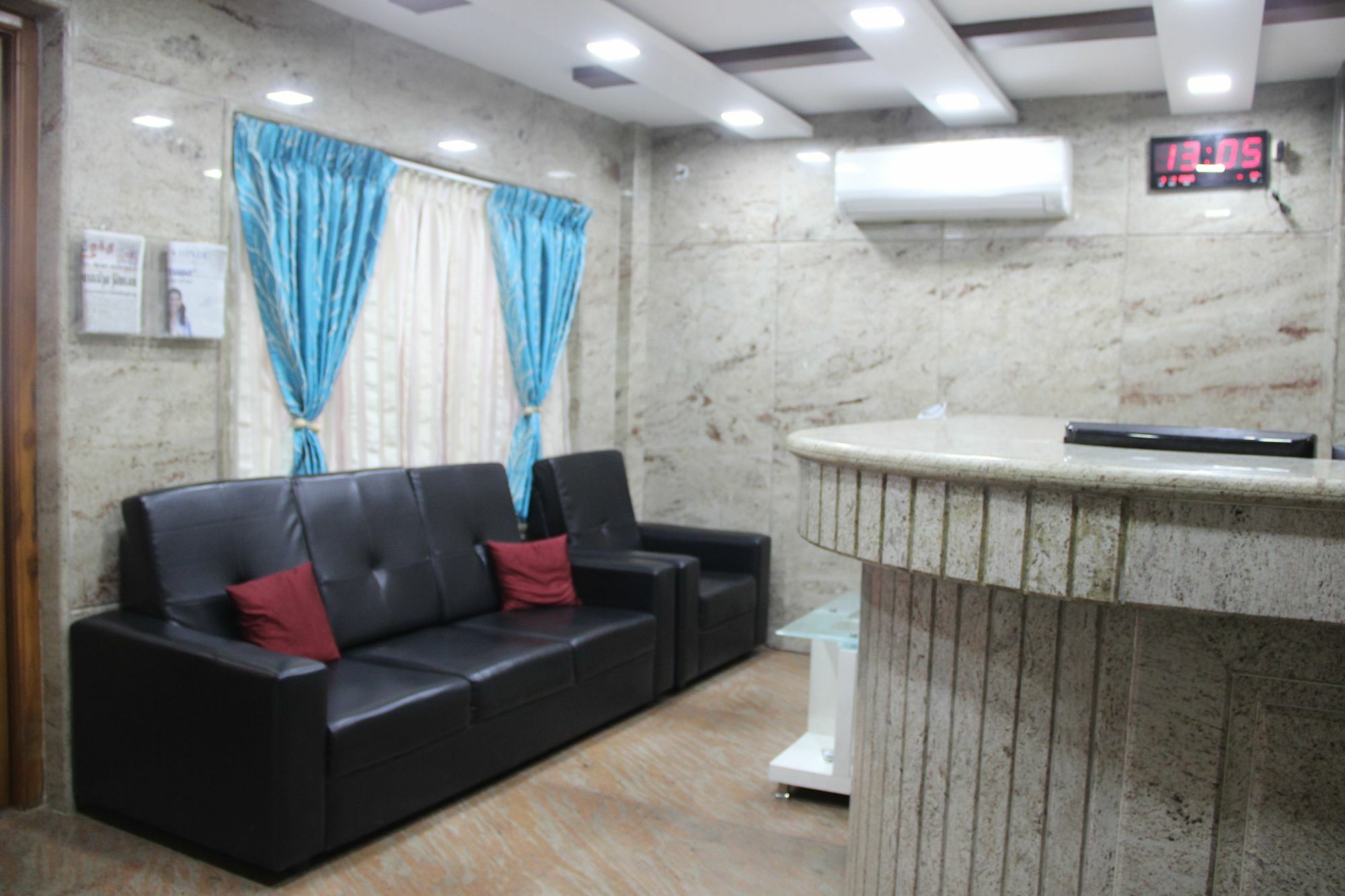 Oyo 4593 The Park Royal Hotel 2*