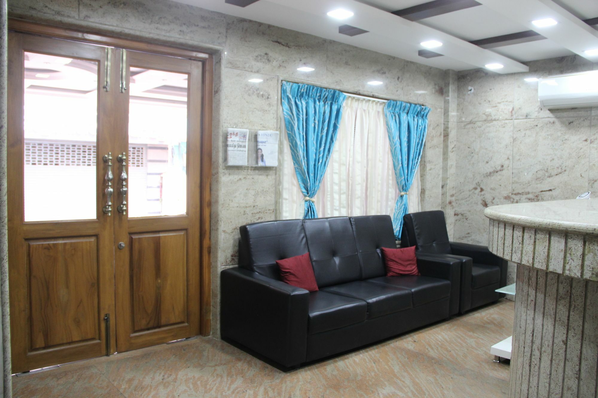 Hotel Oyo 4593 The Park Royal 2*