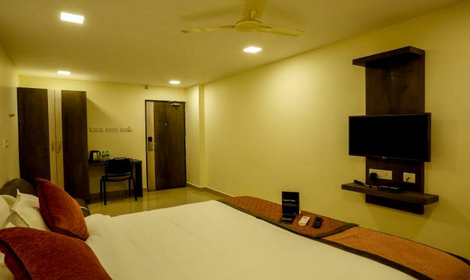 Venture Park, Omr, Thoraipakkam, Chennai 3*