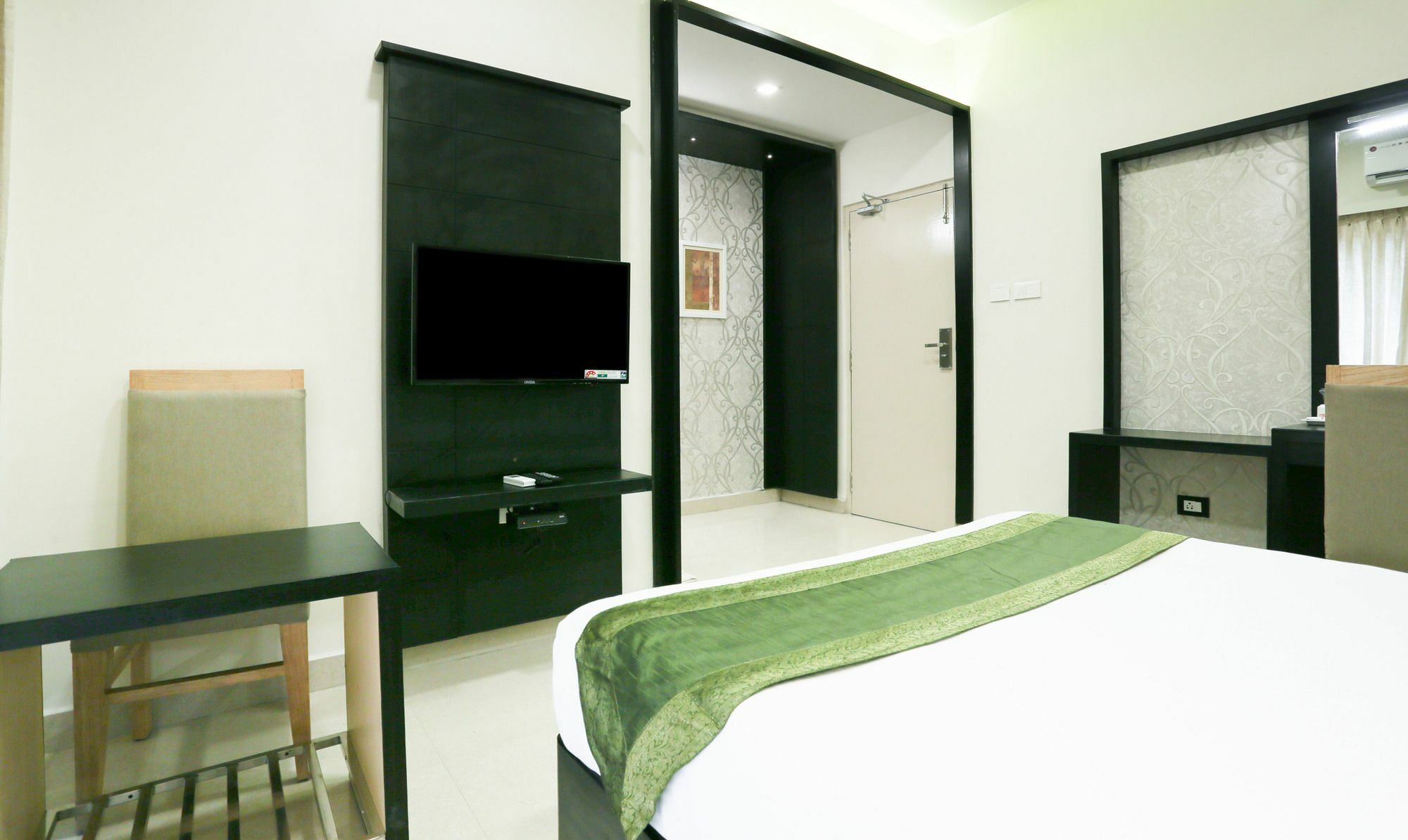 Treebo Emirates Residency
