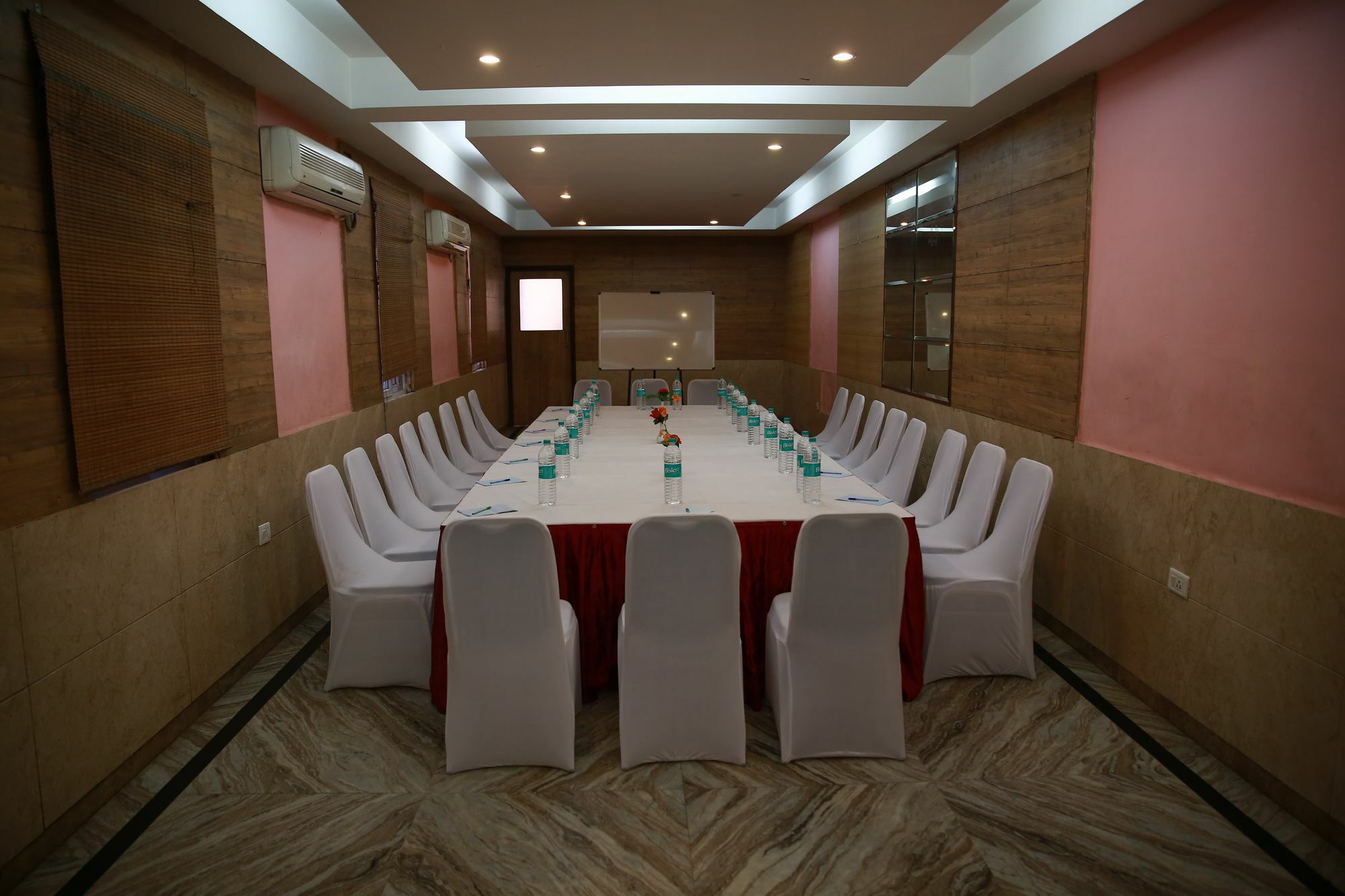 Maple Tree Hotel