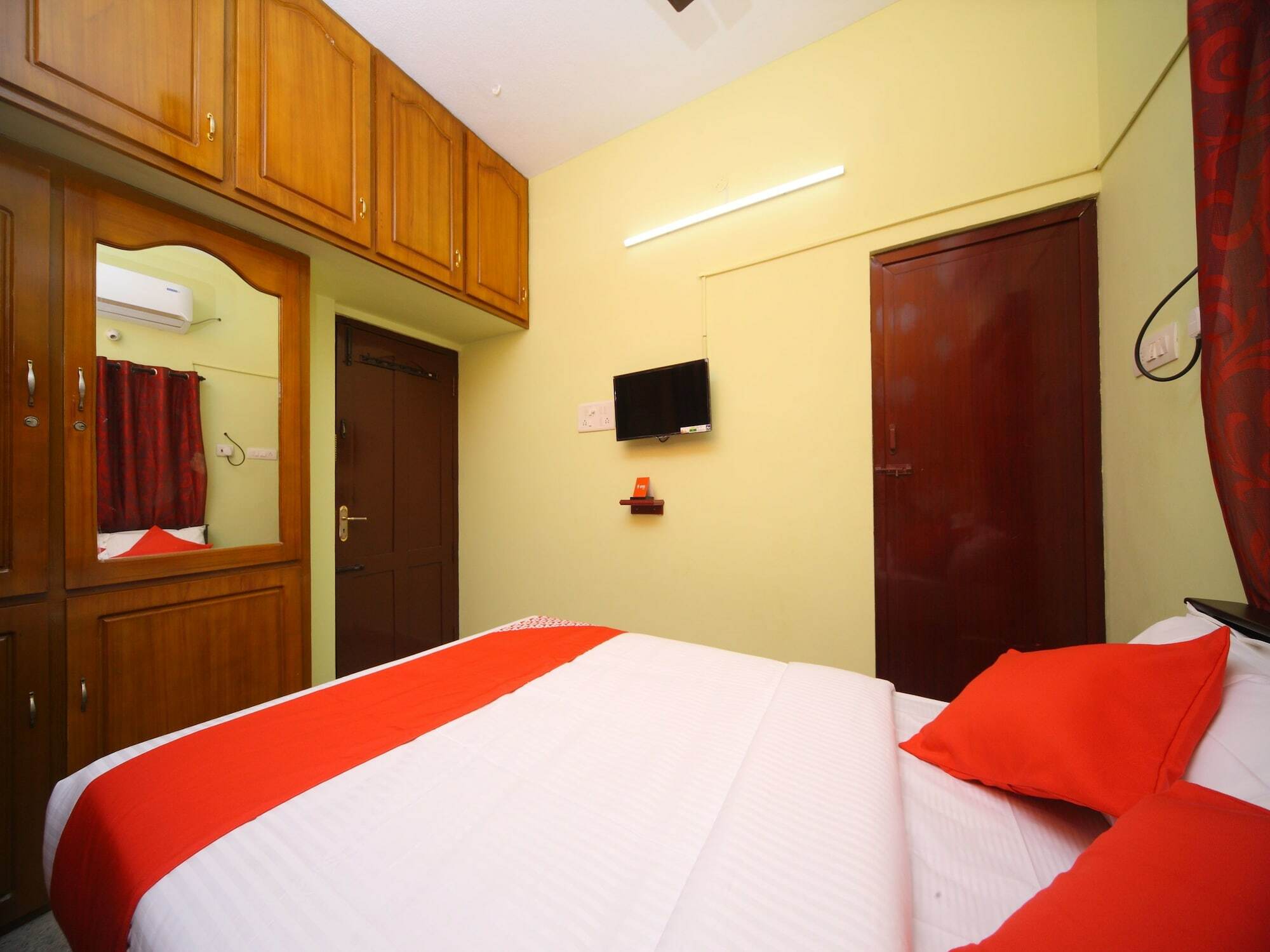 Oyo 17181 Vijay Residency Hotel 2*