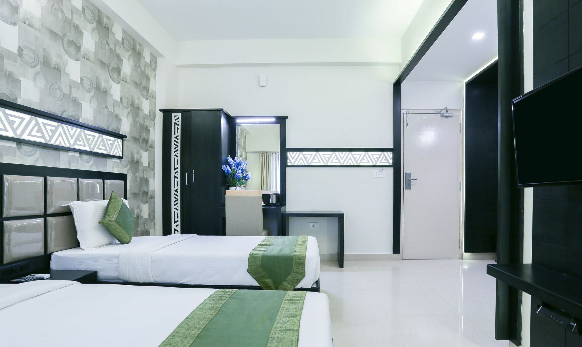 Treebo Emirates Residency Hotel 3*