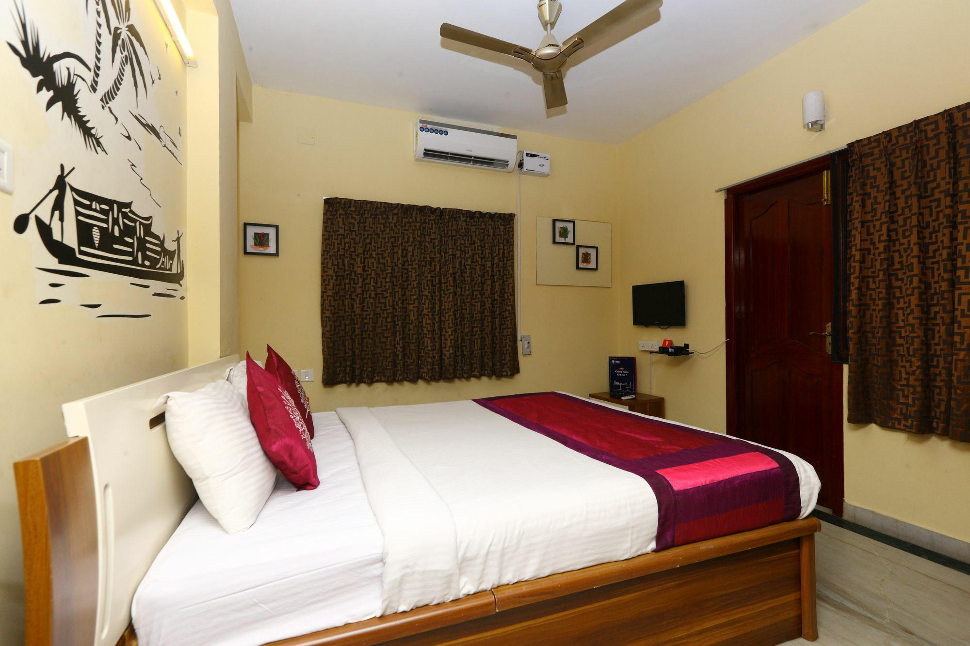Oyo 2559 Rich Residency Hotel 2*