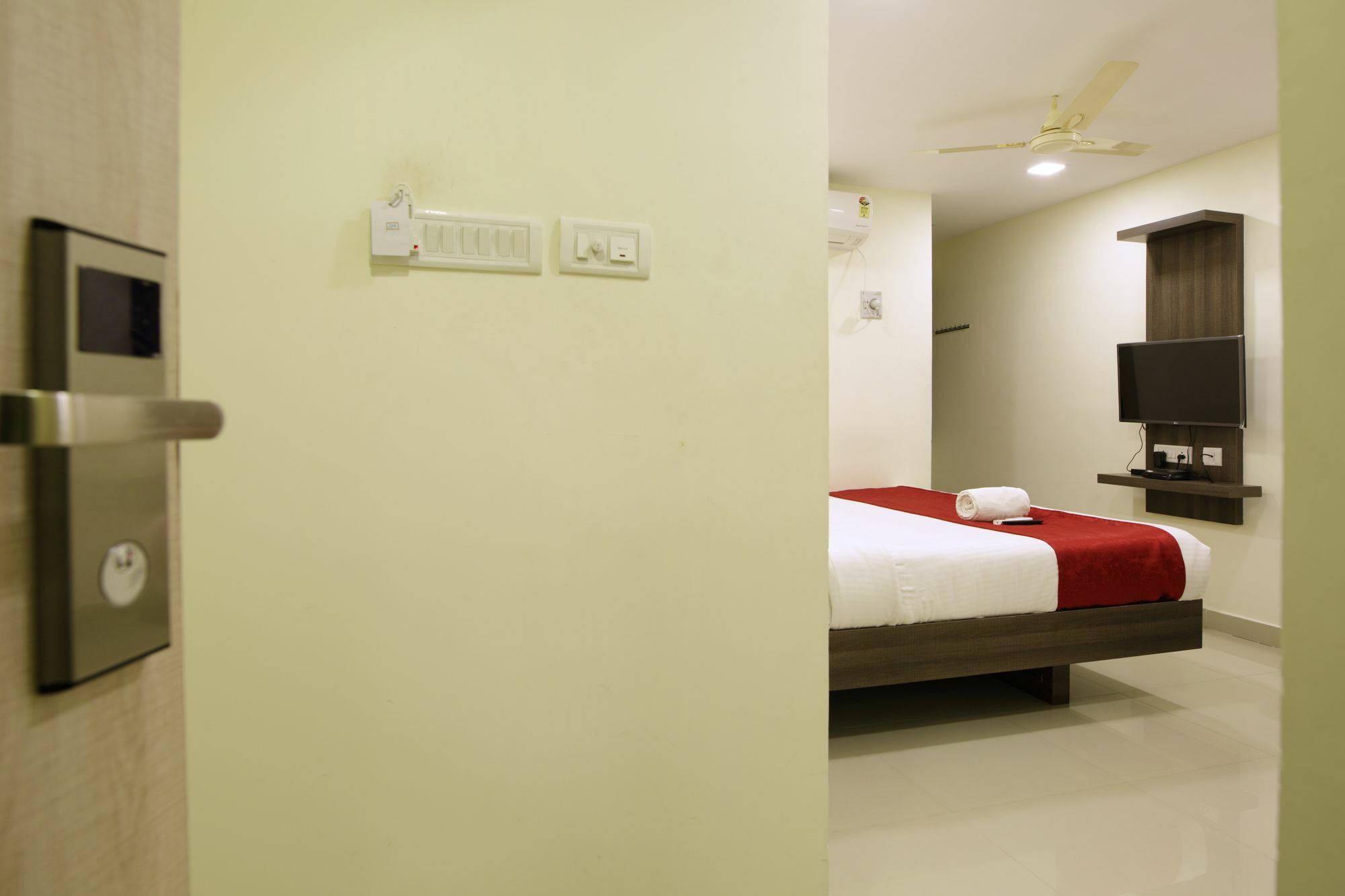 Venture Park, Omr, Thoraipakkam, Chennai 3*