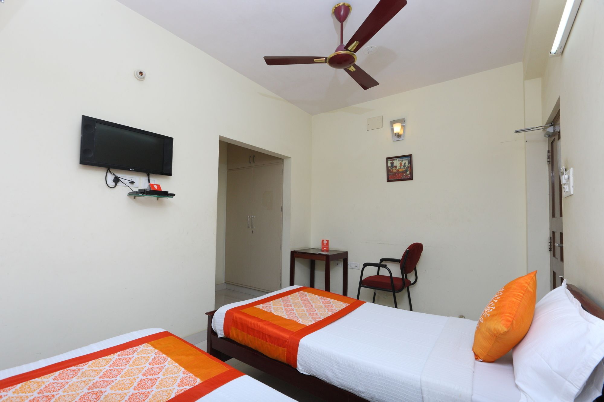 Silverkey Executive 20003 Balaji Hospital Chrompet Guest house Chennai