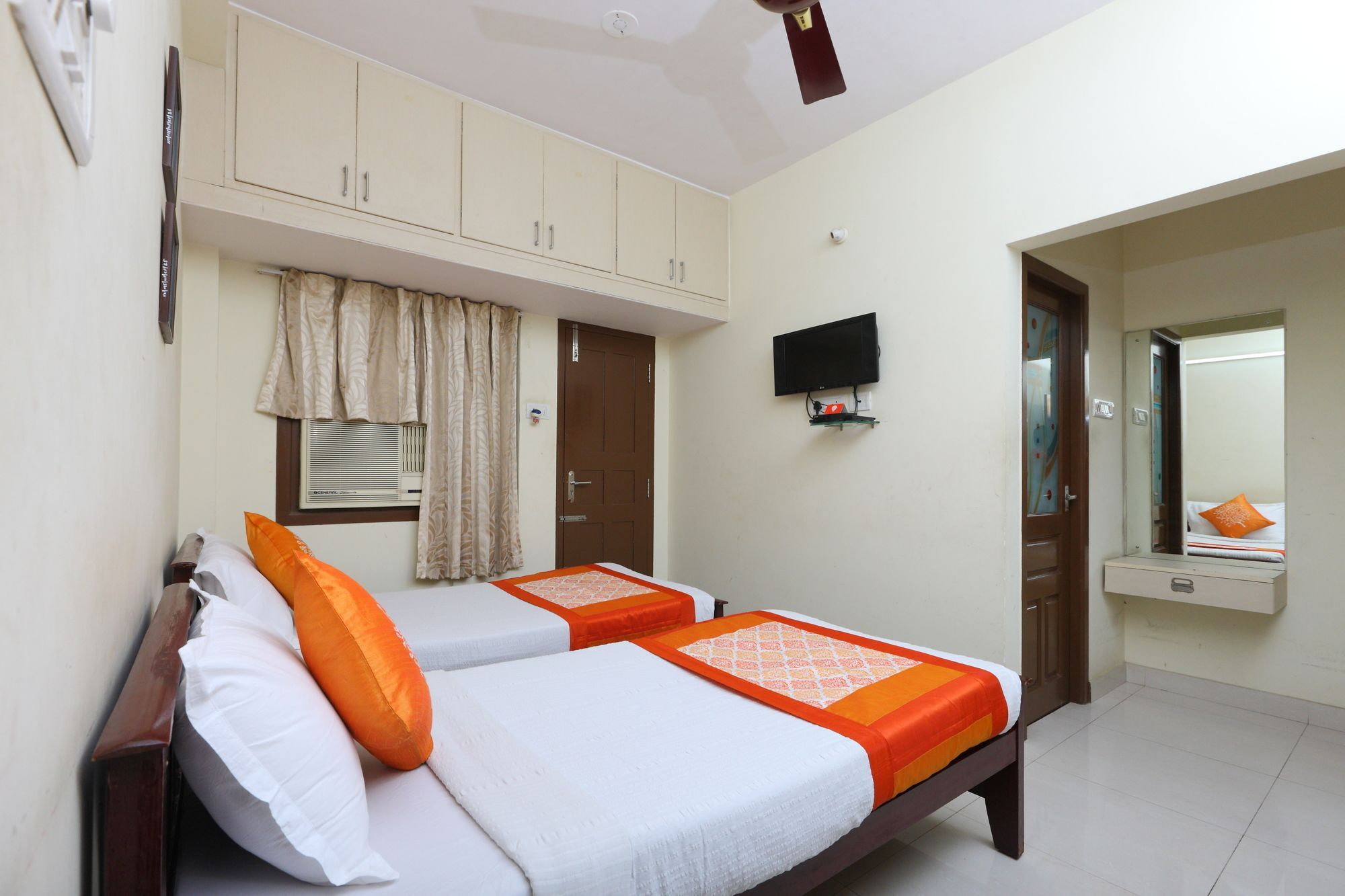 Guest house Silverkey Executive 20003 Balaji Hospital Chrompet 2*