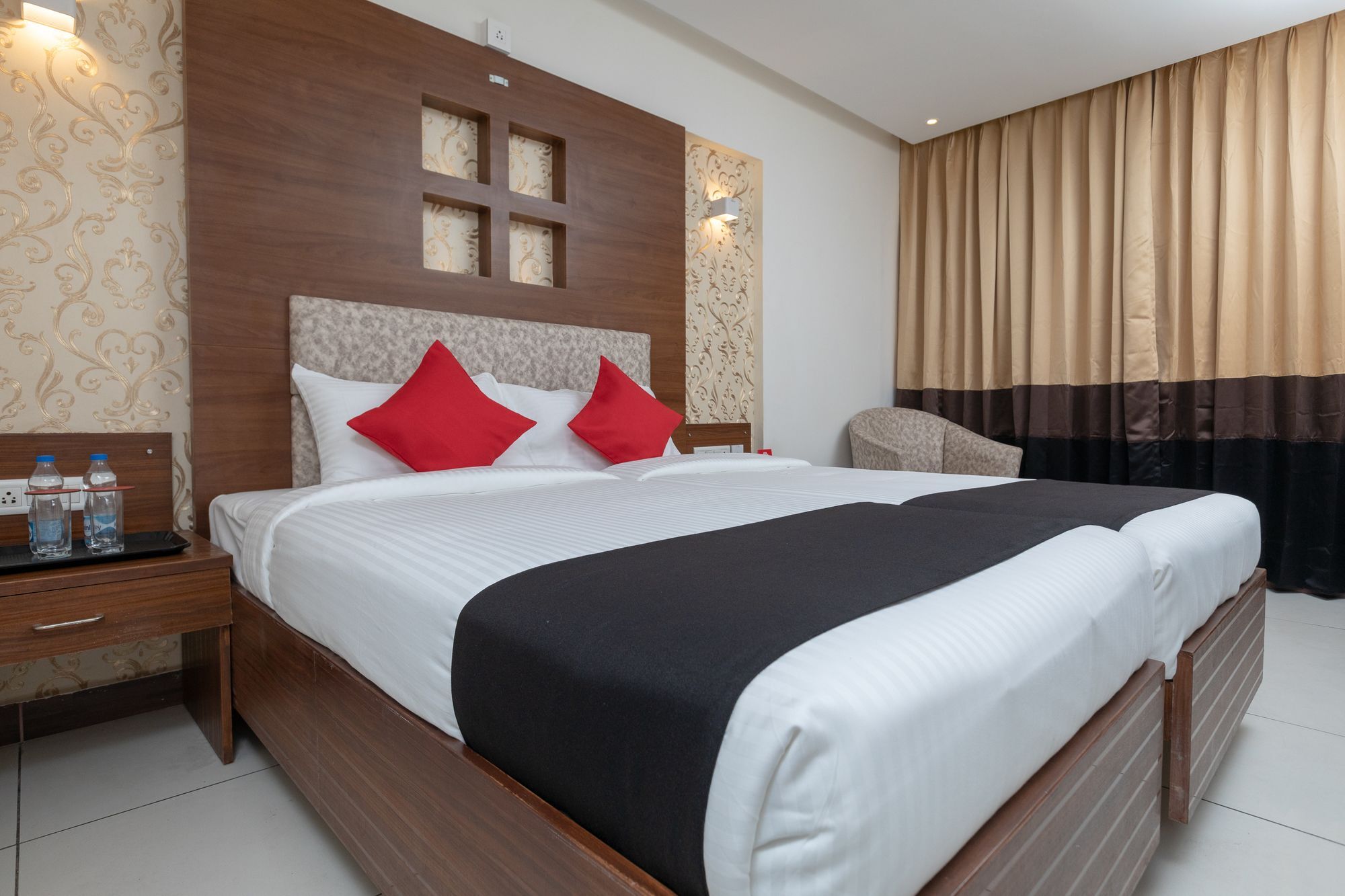 Hotel Capital O 16891 Klase 3*