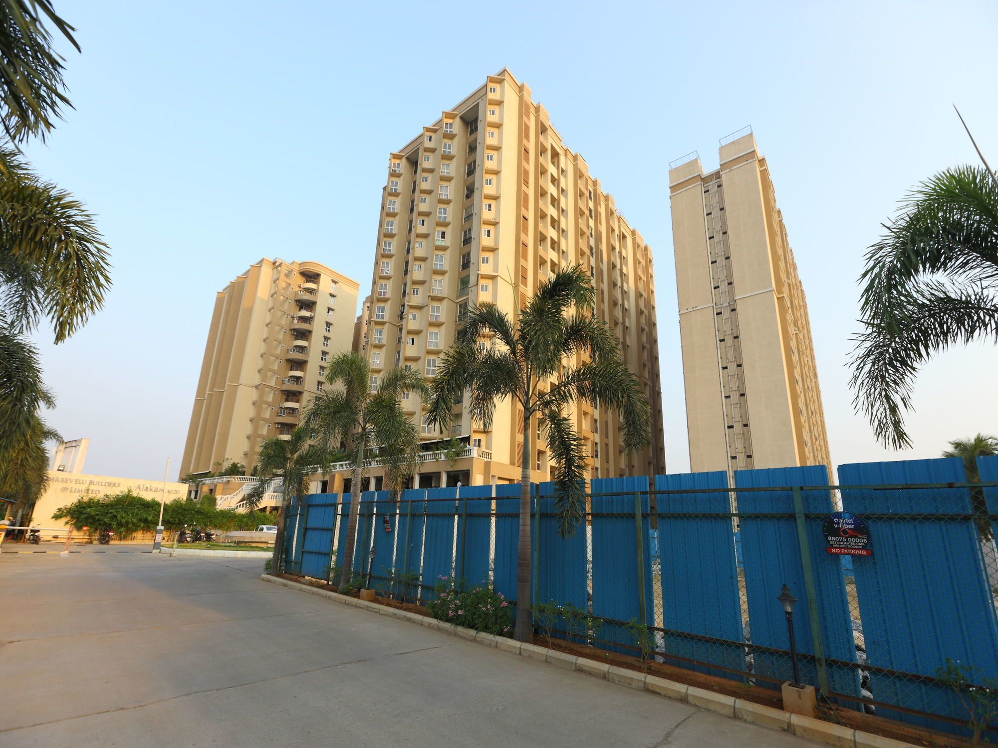 Oyo 11342 Phoenix Hotel