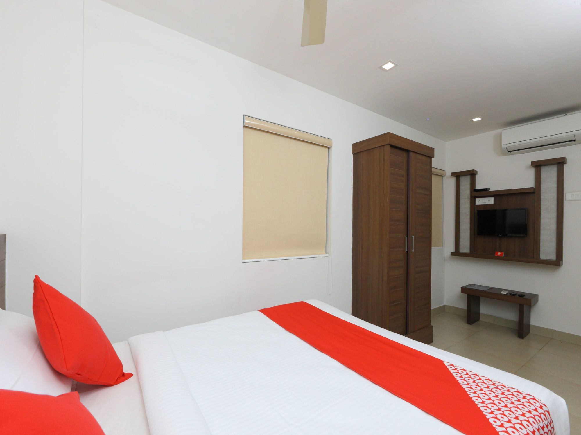 Oyo 13536 Delma 3*