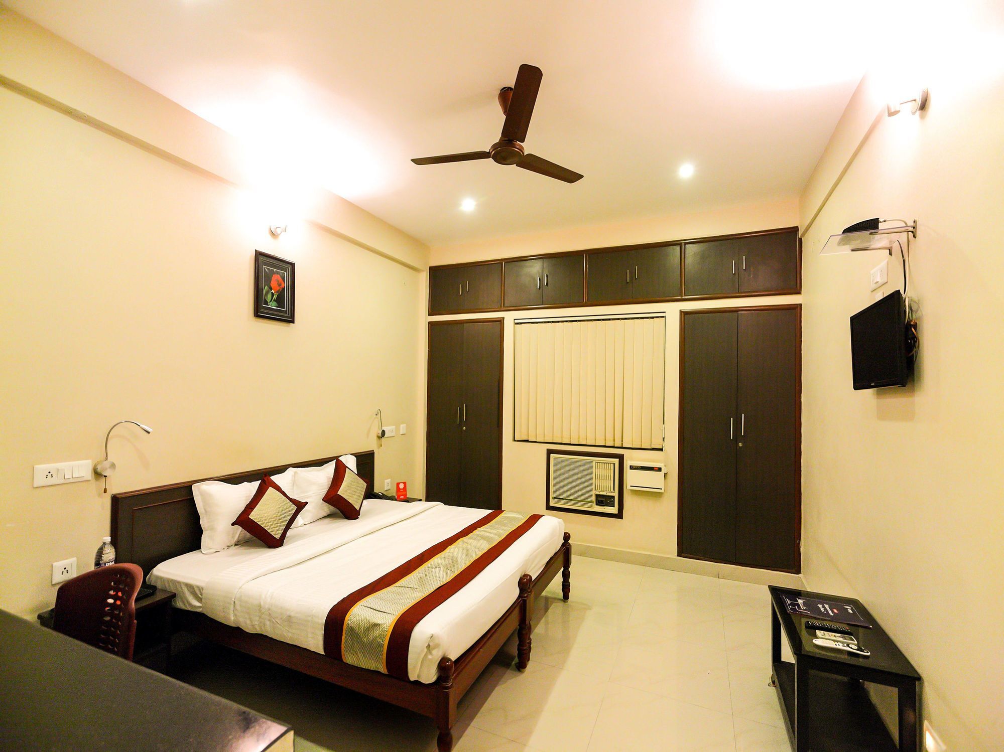 Oyo Flagship 12665 Chrompet Chennai