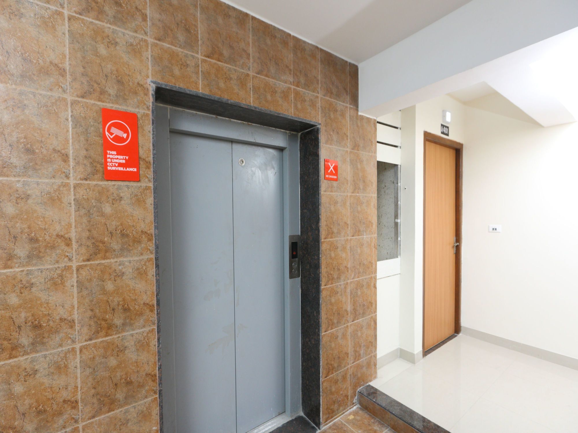 Oyo 11342 Phoenix Hotel 2*