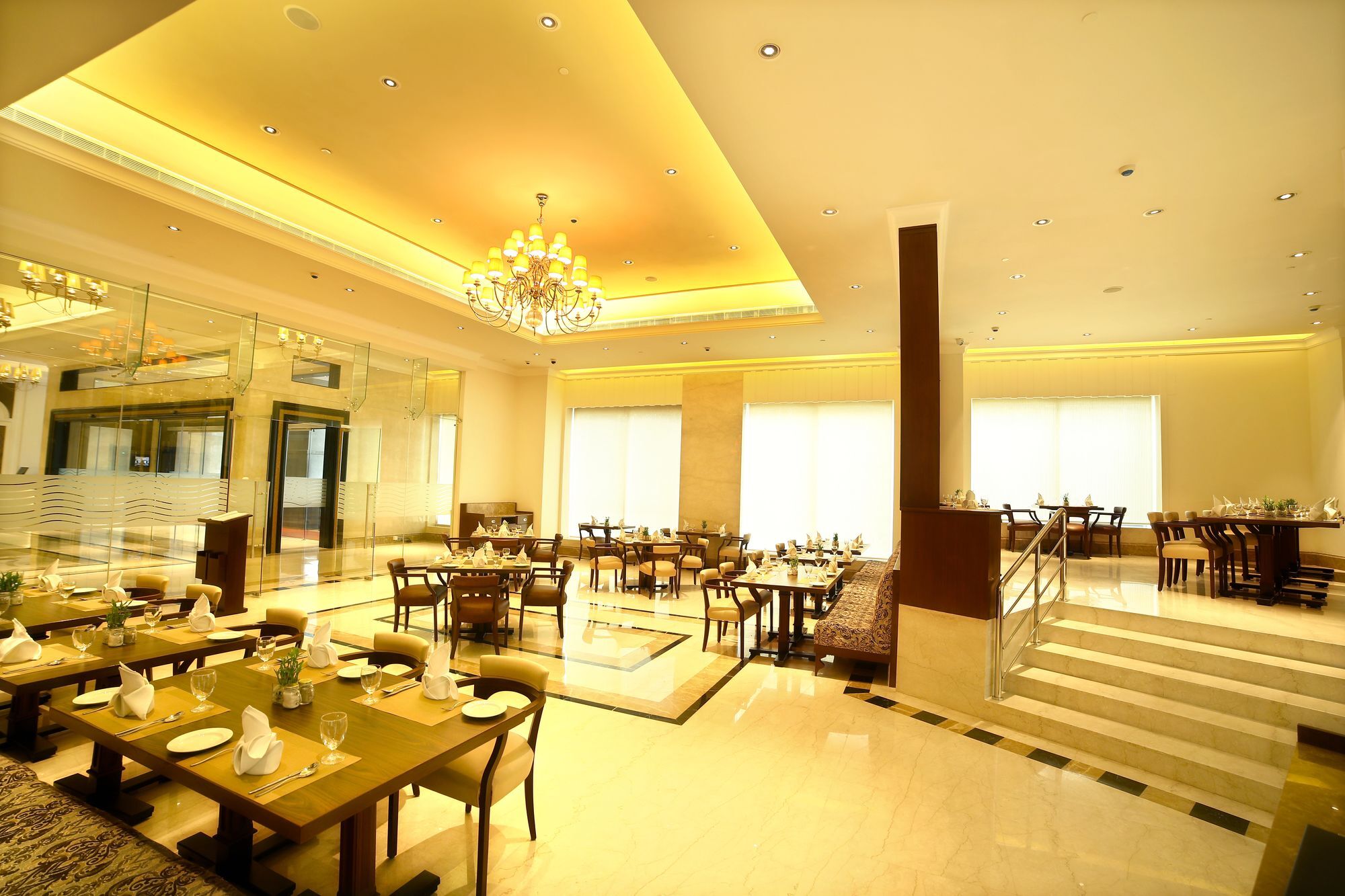 Ramada Plaza 5*