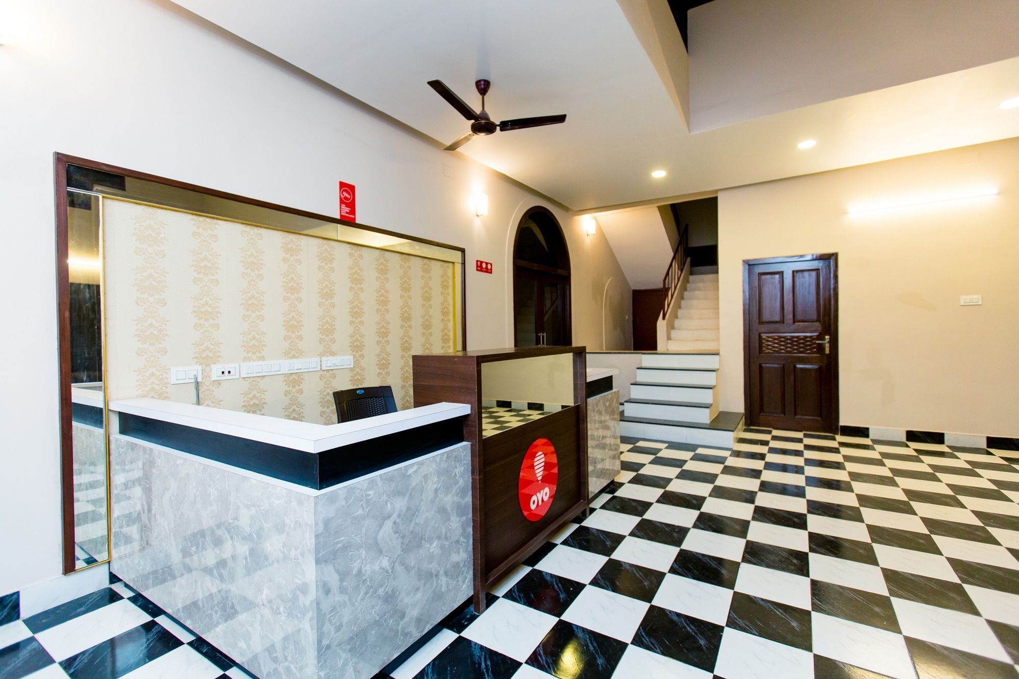 Oyo 10789 Ranga Hotel 2*