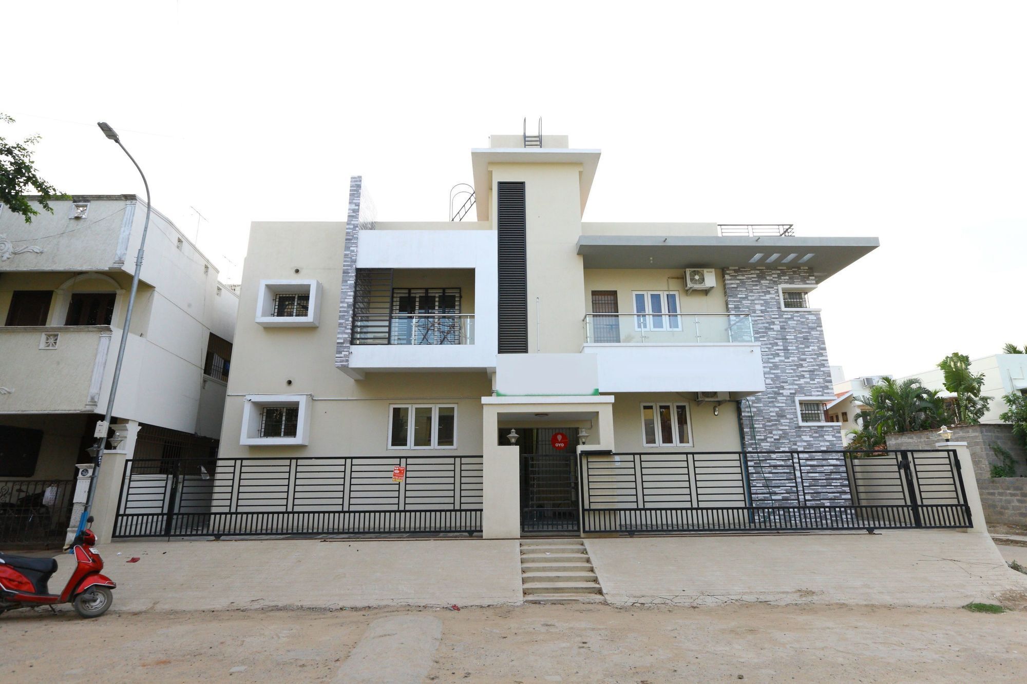 Hotel Oyo 5281 The Cozee Chennai