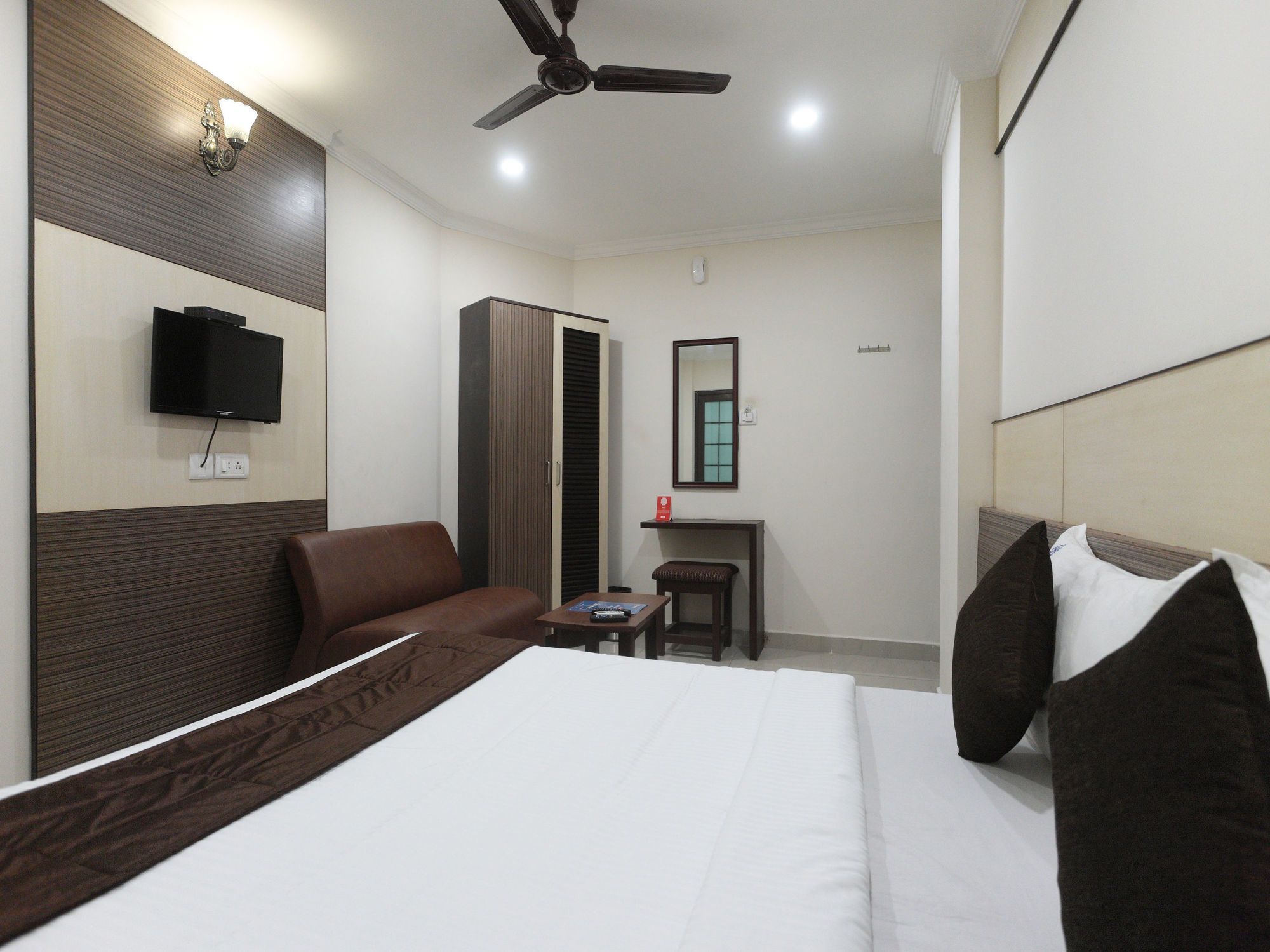 Oyo 5230 Pan Residency 2*