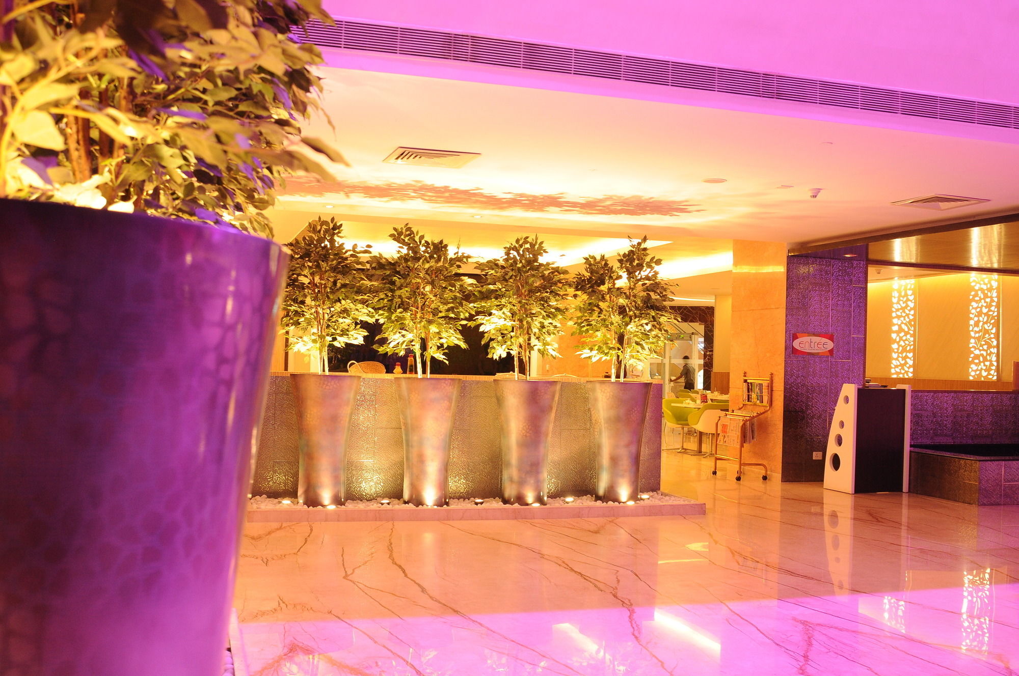 E Hotel 4*